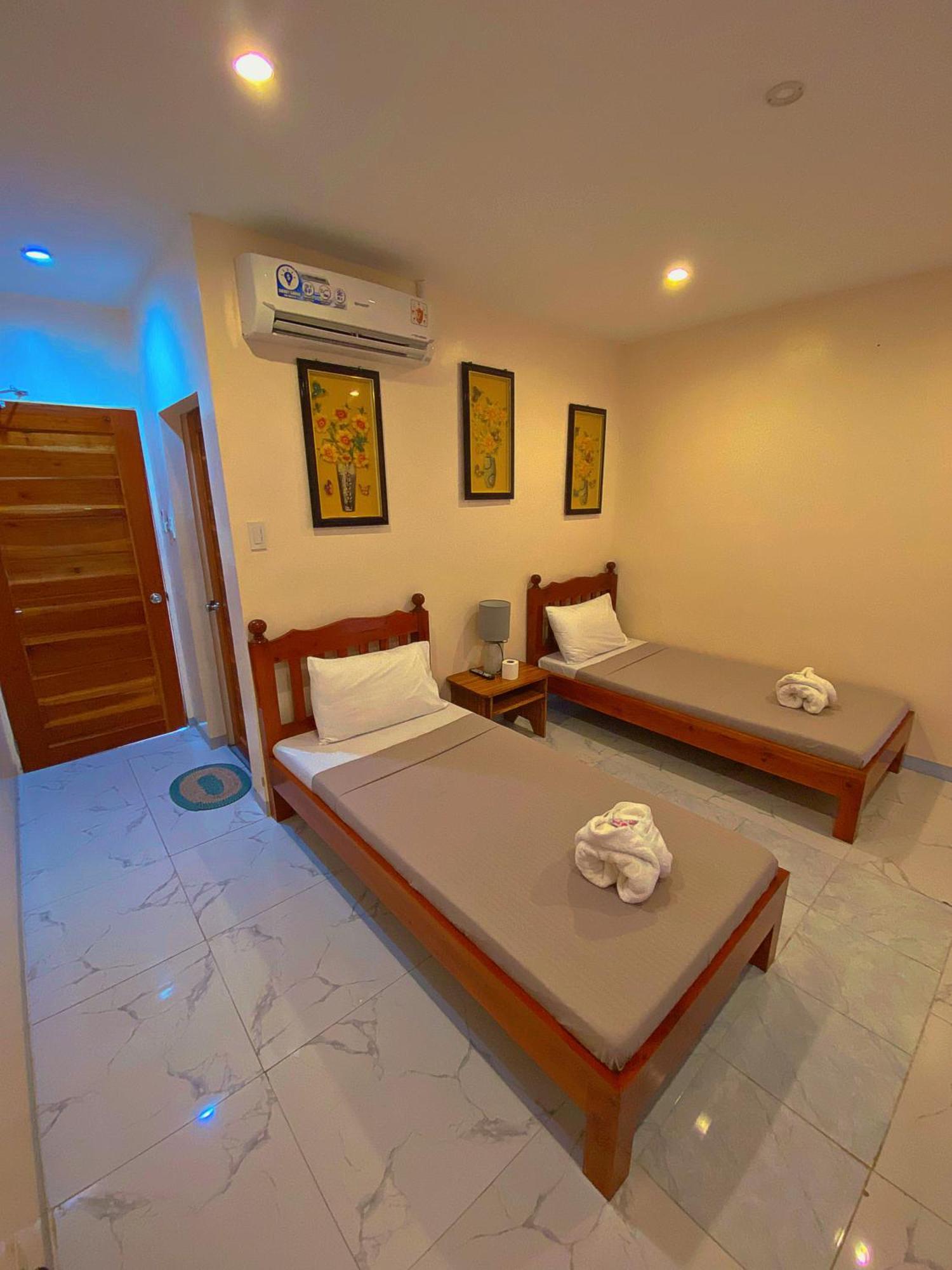 Elnora Delmar Travellers Inn Siquijor Extérieur photo